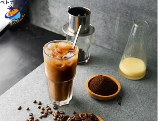 地元の人のようにベトナムコーヒーを飲む方法・ハノイアクティビティ・ハノイ市内観光